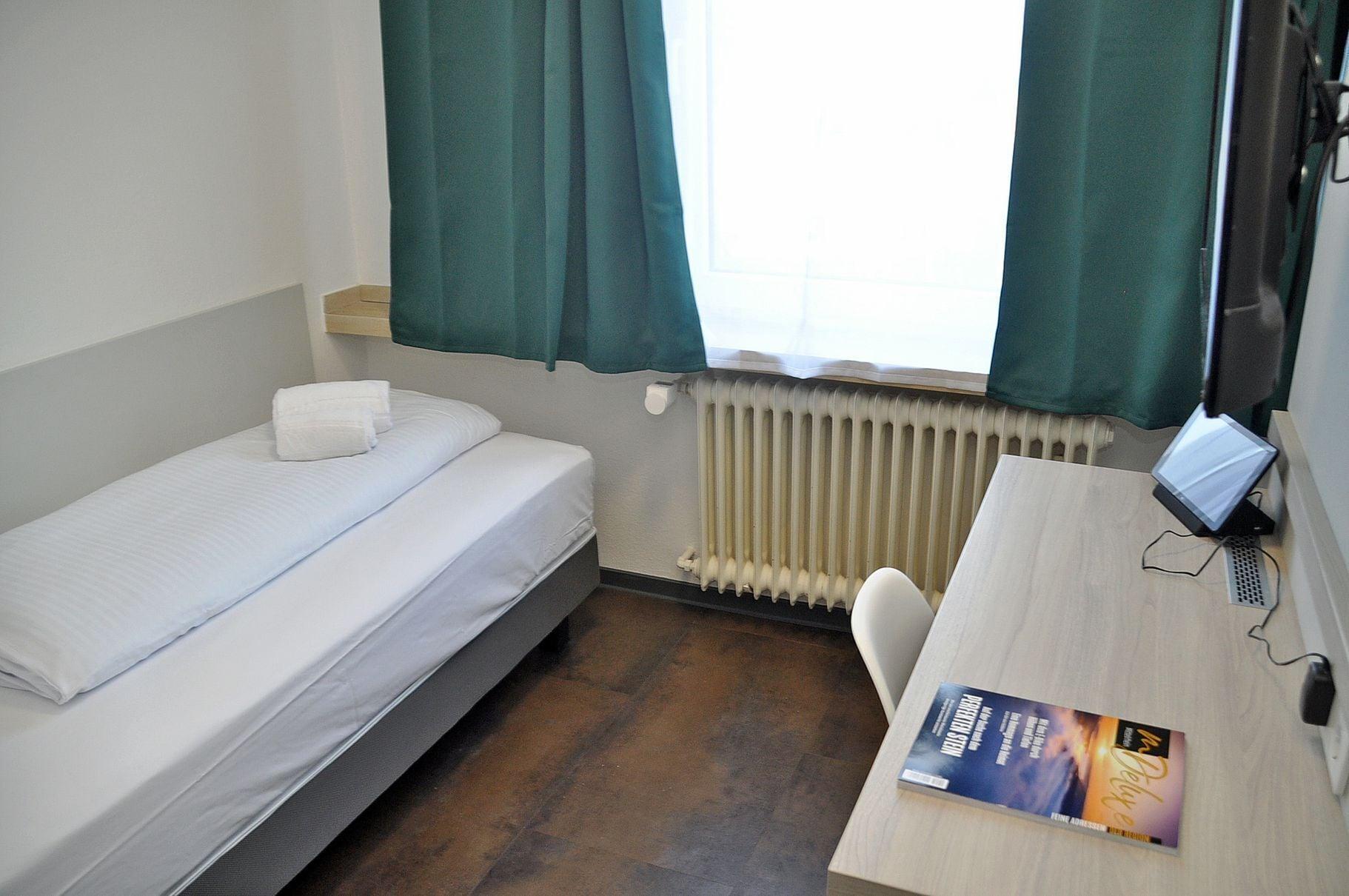 Hotel Am Martinsberg Andernach Bagian luar foto