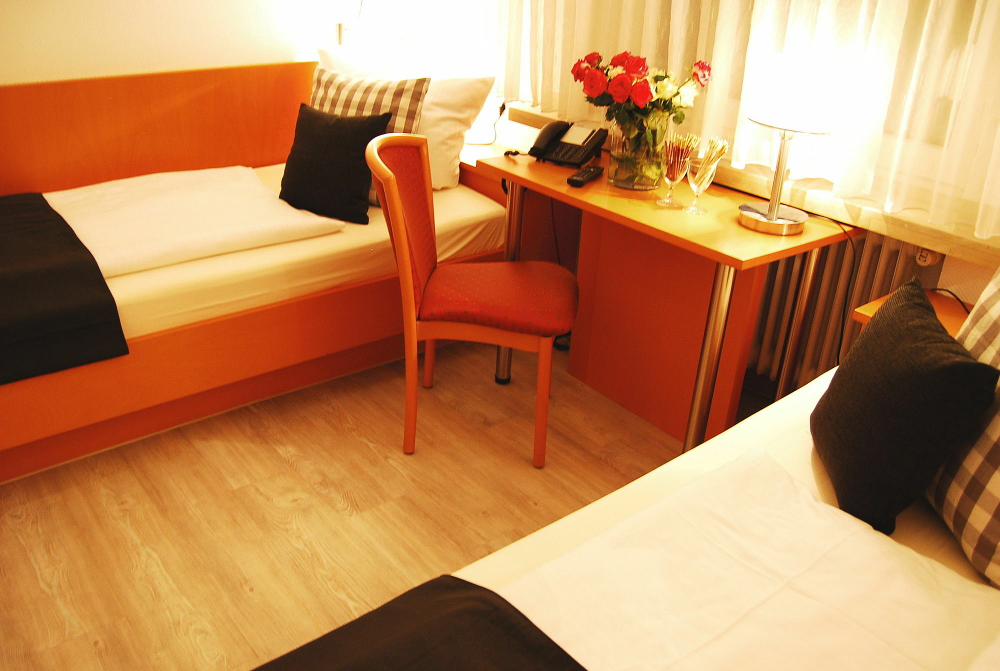 Hotel Am Martinsberg Andernach Bagian luar foto