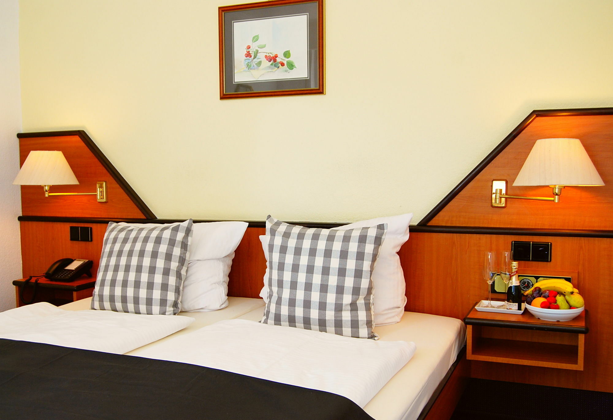 Hotel Am Martinsberg Andernach Bagian luar foto