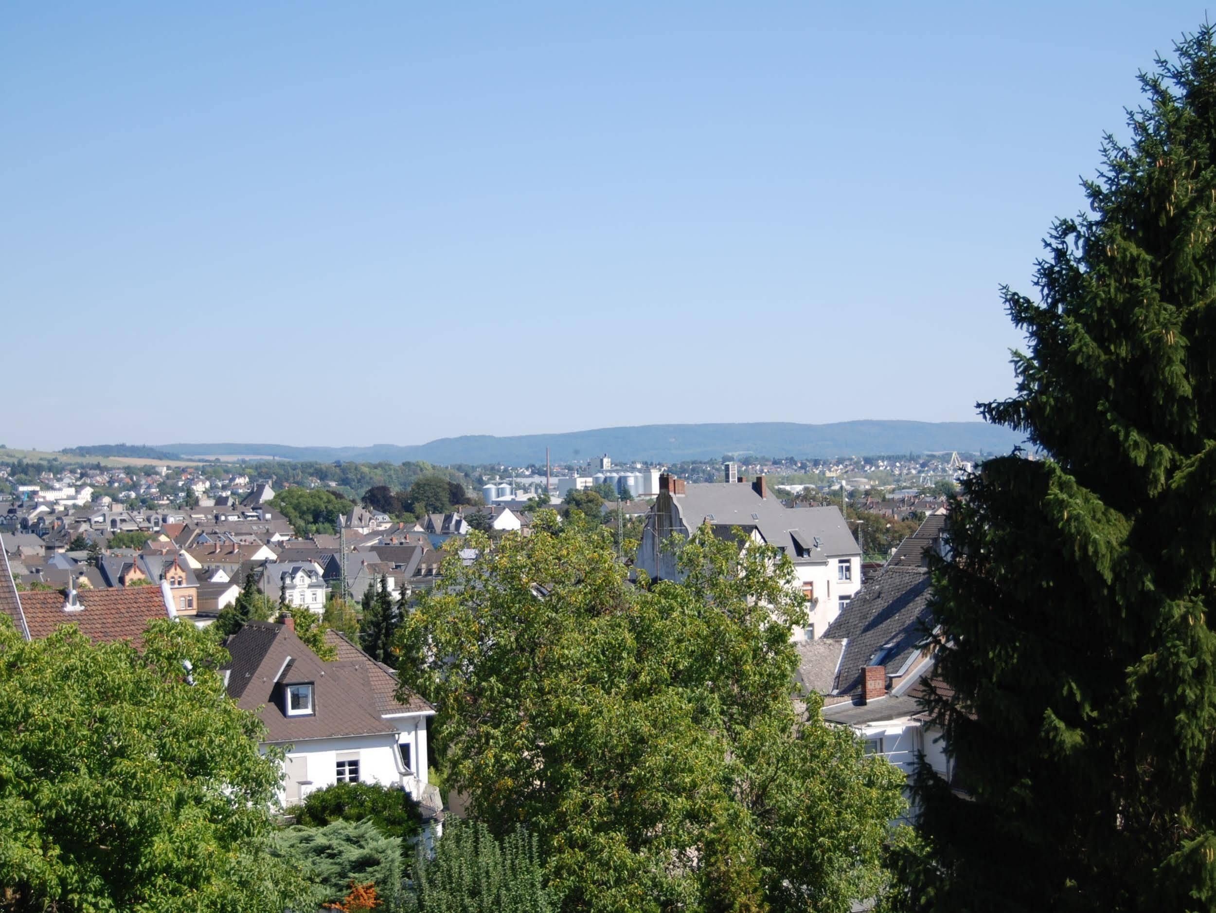 Hotel Am Martinsberg Andernach Bagian luar foto